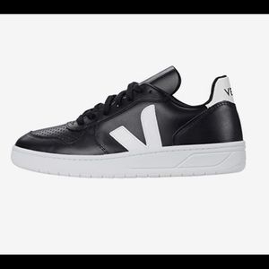 Black Veja sneakers : V-10